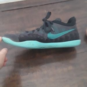 nike kobe mambas